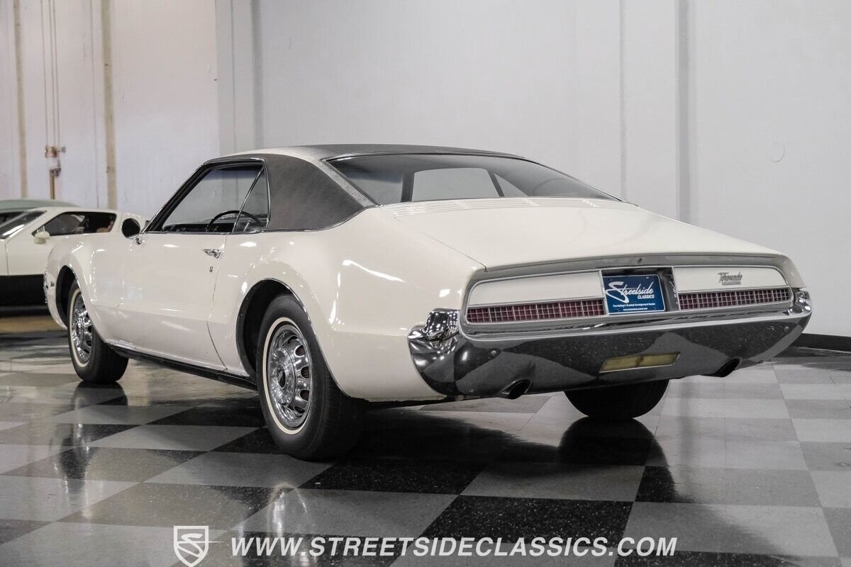 Oldsmobile-Toronado-Coupe-1967-11