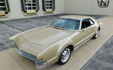 Oldsmobile-Toronado-Coupe-1967-2