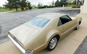 Oldsmobile-Toronado-Coupe-1967-3