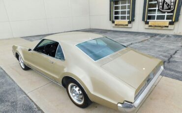 Oldsmobile-Toronado-Coupe-1967-4