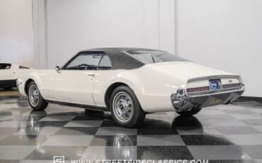 Oldsmobile-Toronado-Coupe-1967-9