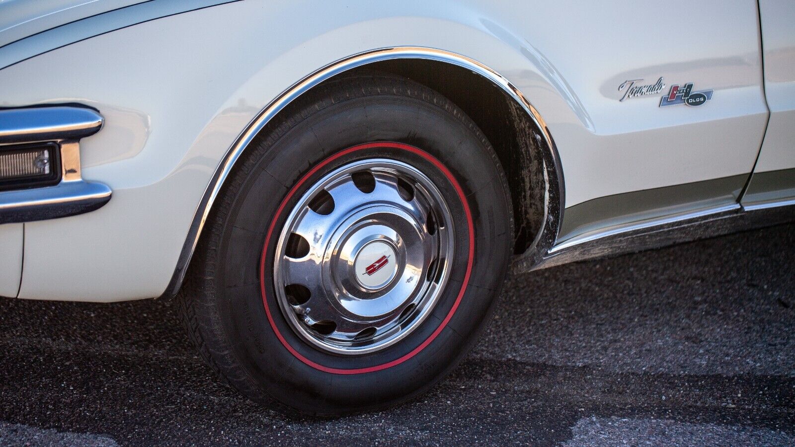 Oldsmobile-Toronado-Coupe-1968-1