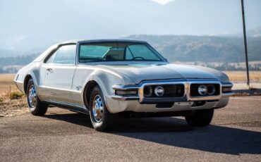 Oldsmobile-Toronado-Coupe-1968-2