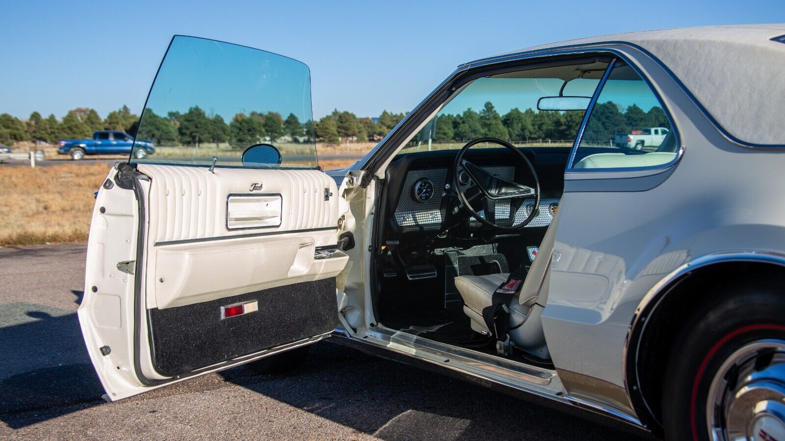 Oldsmobile-Toronado-Coupe-1968-25