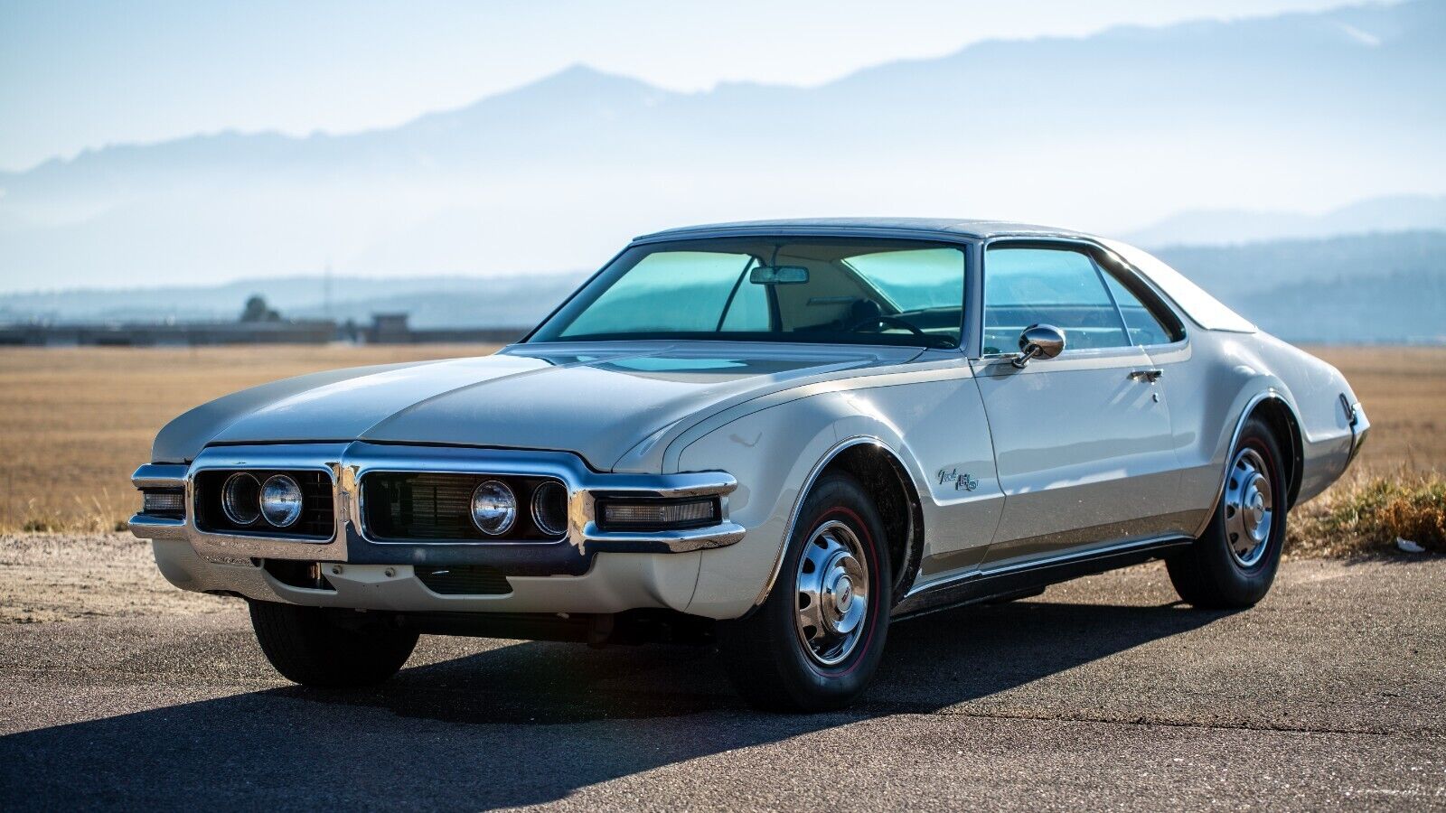 Oldsmobile-Toronado-Coupe-1968-3