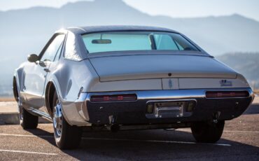 Oldsmobile-Toronado-Coupe-1968-9