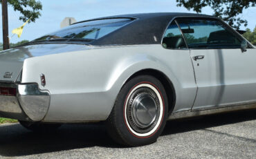 Oldsmobile-Toronado-Coupe-1969-3