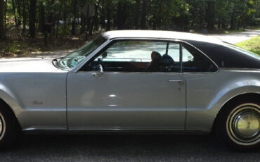 Oldsmobile-Toronado-Coupe-1969-6