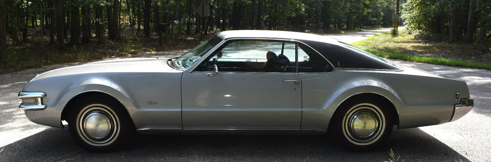 Oldsmobile-Toronado-Coupe-1969-6