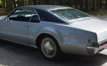 Oldsmobile-Toronado-Coupe-1969-7