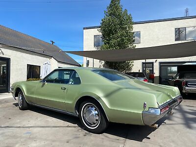 Oldsmobile-Toronado-Coupe-1969-8