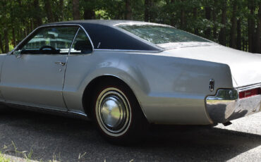 Oldsmobile-Toronado-Coupe-1969-8