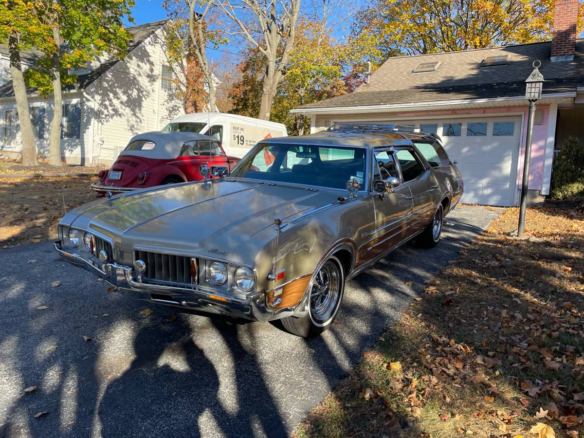 Oldsmobile-Vista-cruiser-1969-1