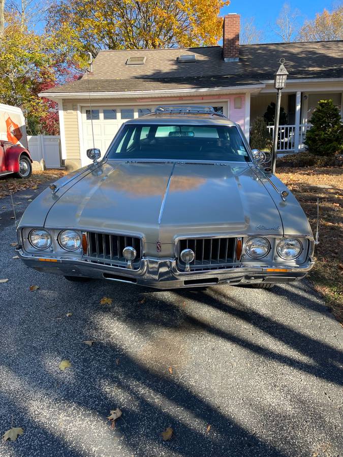 Oldsmobile-Vista-cruiser-1969-2