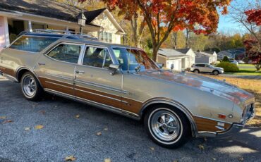 Oldsmobile-Vista-cruiser-1969-3