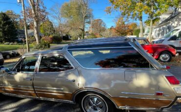 Oldsmobile-Vista-cruiser-1969-5