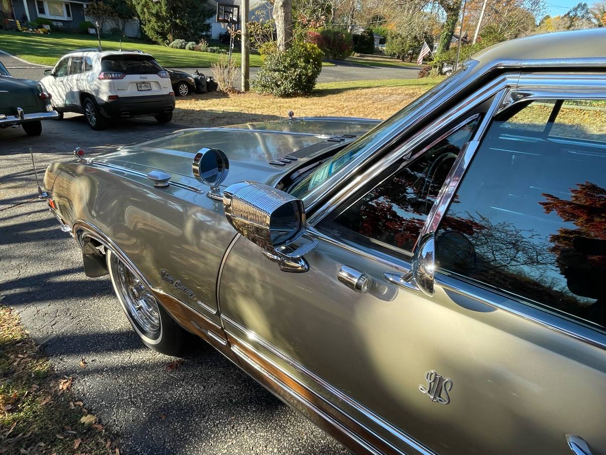 Oldsmobile-Vista-cruiser-1969-6