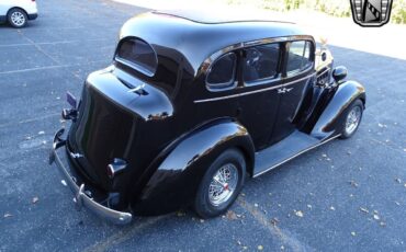 Packard-115-Berline-1937-7