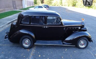 Packard-115-Berline-1937-8