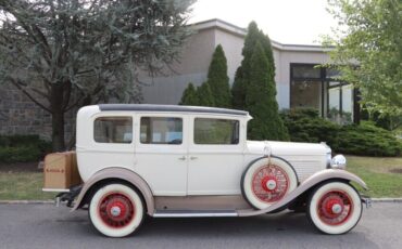 Peerless-Six-Model-61-Sedan-1929-2