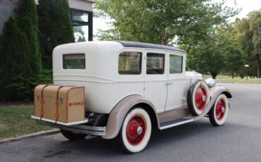 Peerless-Six-Model-61-Sedan-1929-5