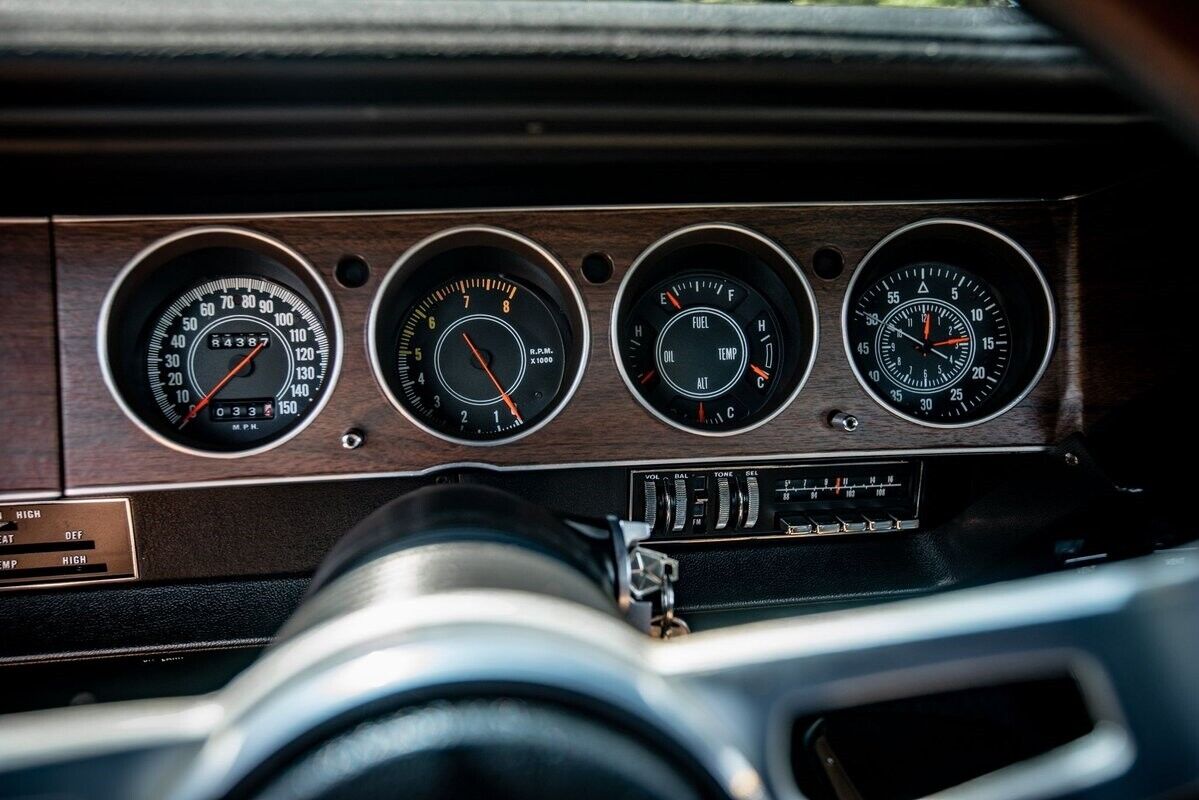 Plymouth-AAR-Cuda-1970-10