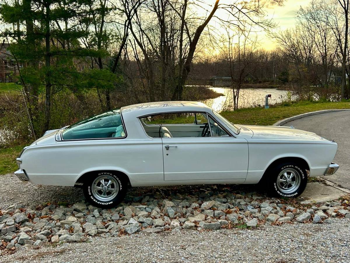 Plymouth-Barracuda-1966-22