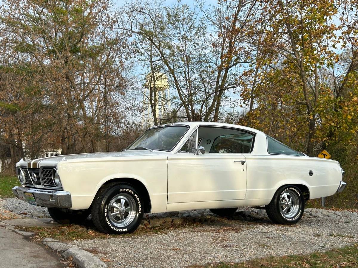 Plymouth-Barracuda-1966-3