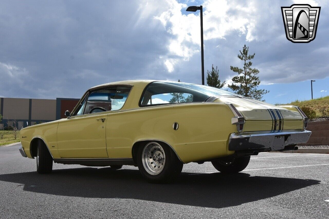 Plymouth-Barracuda-1966-4