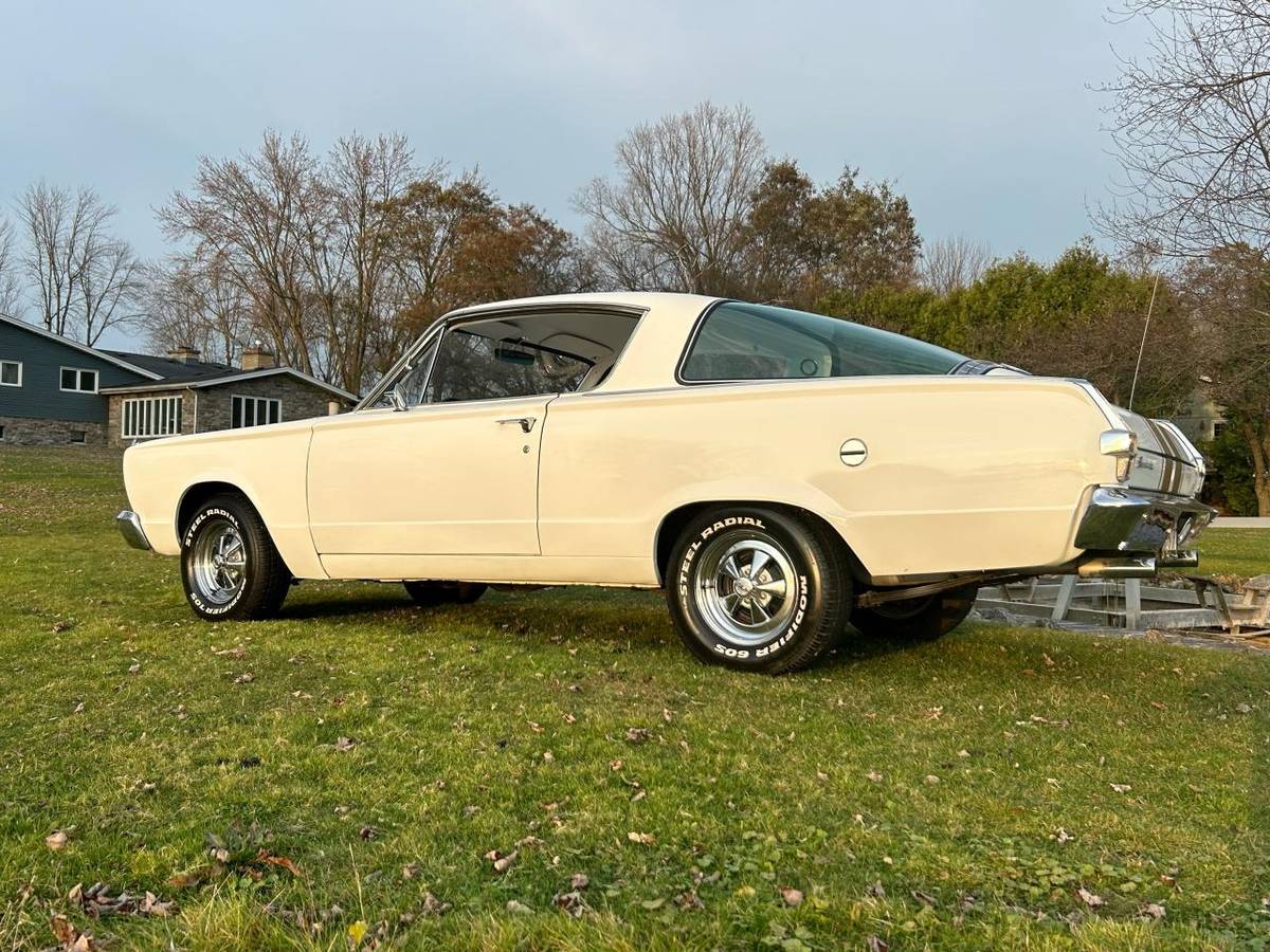 Plymouth-Barracuda-1966-4