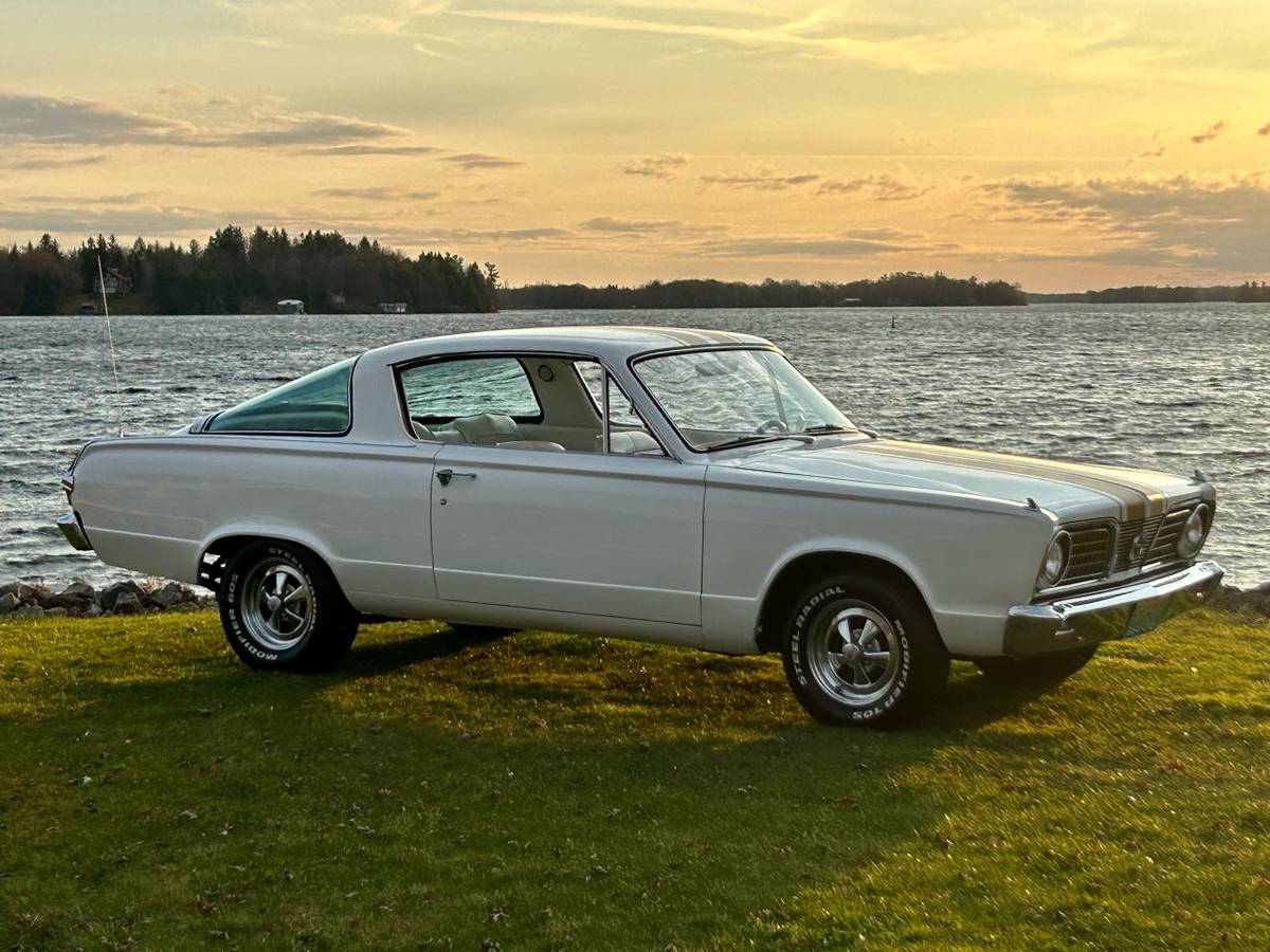 Plymouth-Barracuda-1966-5