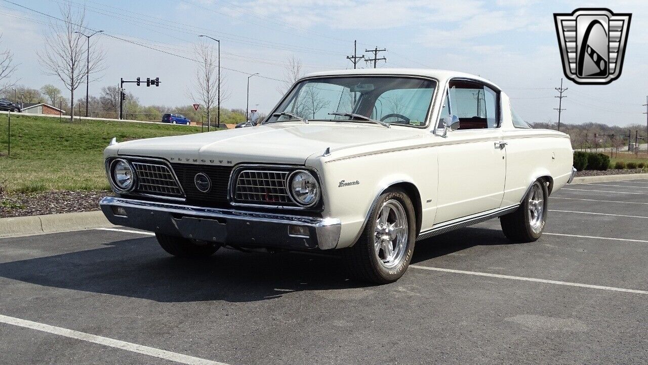 Plymouth-Barracuda-1966-7