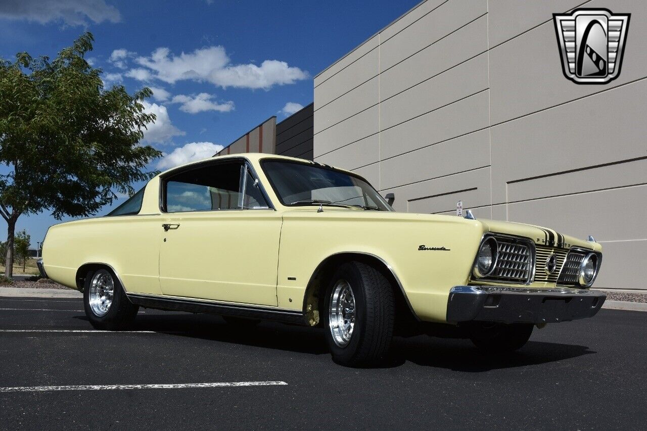 Plymouth-Barracuda-1966-8