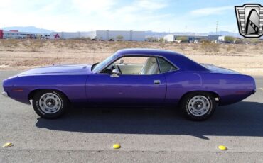 Plymouth-Barracuda-1971-2