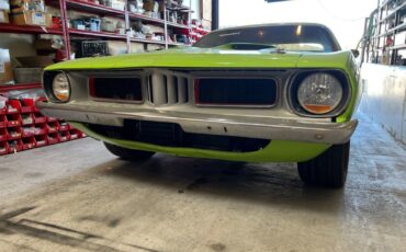 Plymouth-Barracuda-1972-3