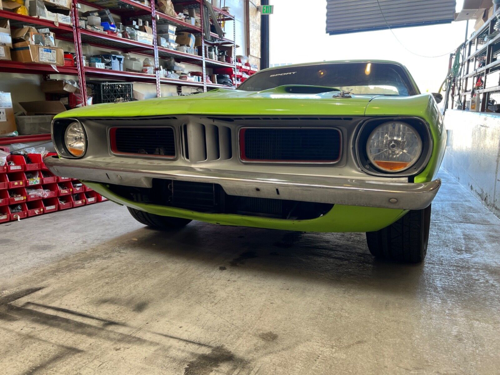 Plymouth-Barracuda-1972-3