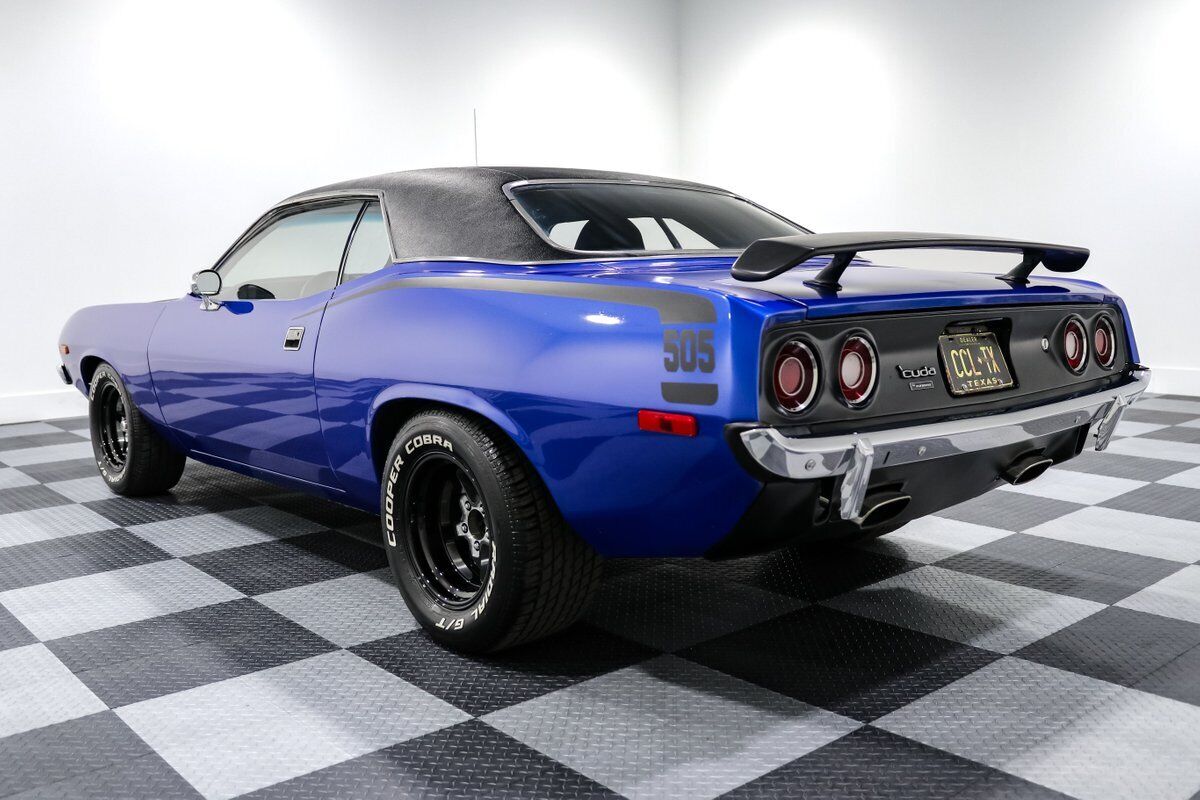 Plymouth-Barracuda-1973-4