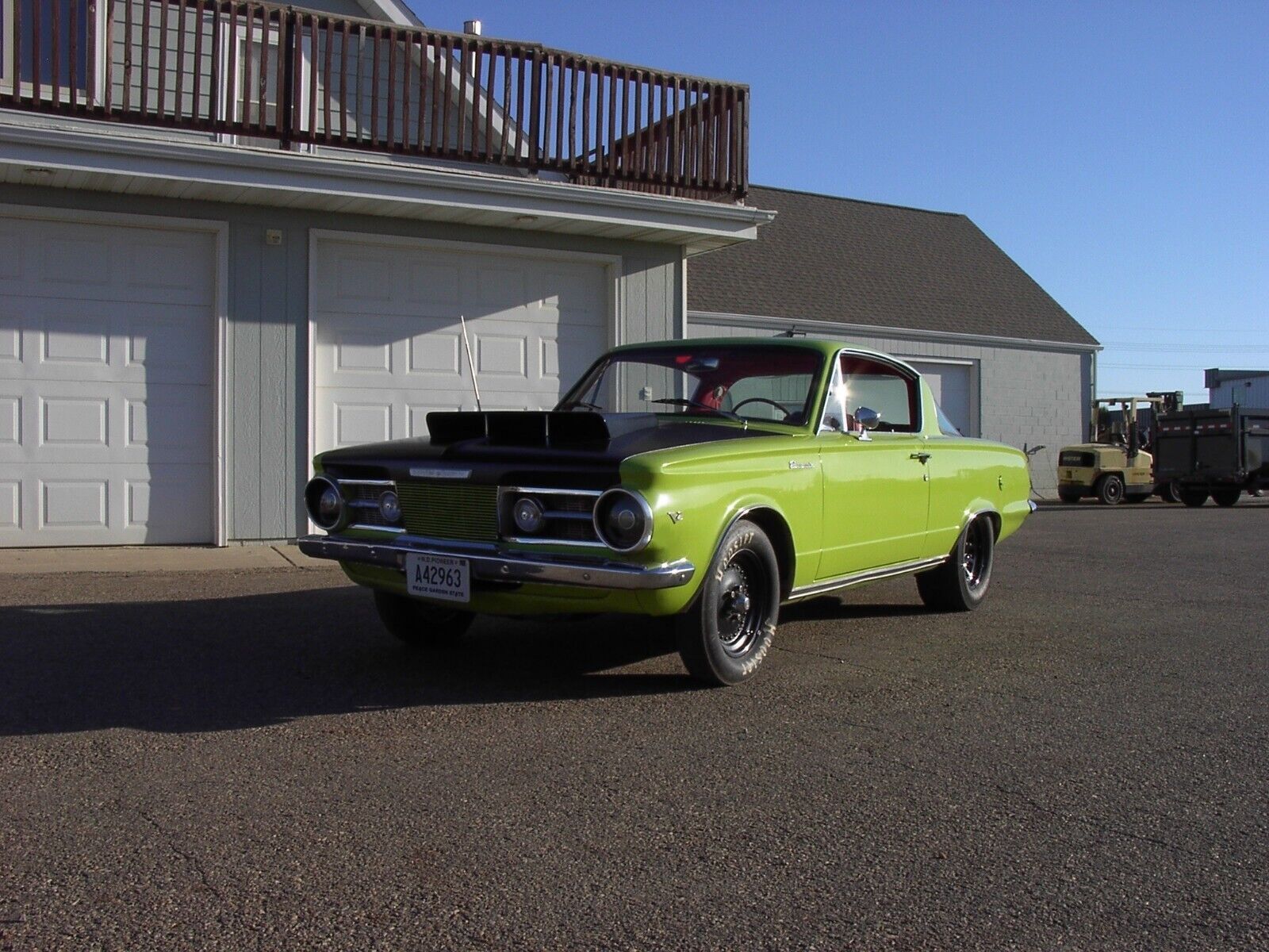 Plymouth-Barracuda-Coupe-1965-12