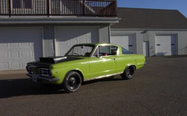 Plymouth-Barracuda-Coupe-1965-14