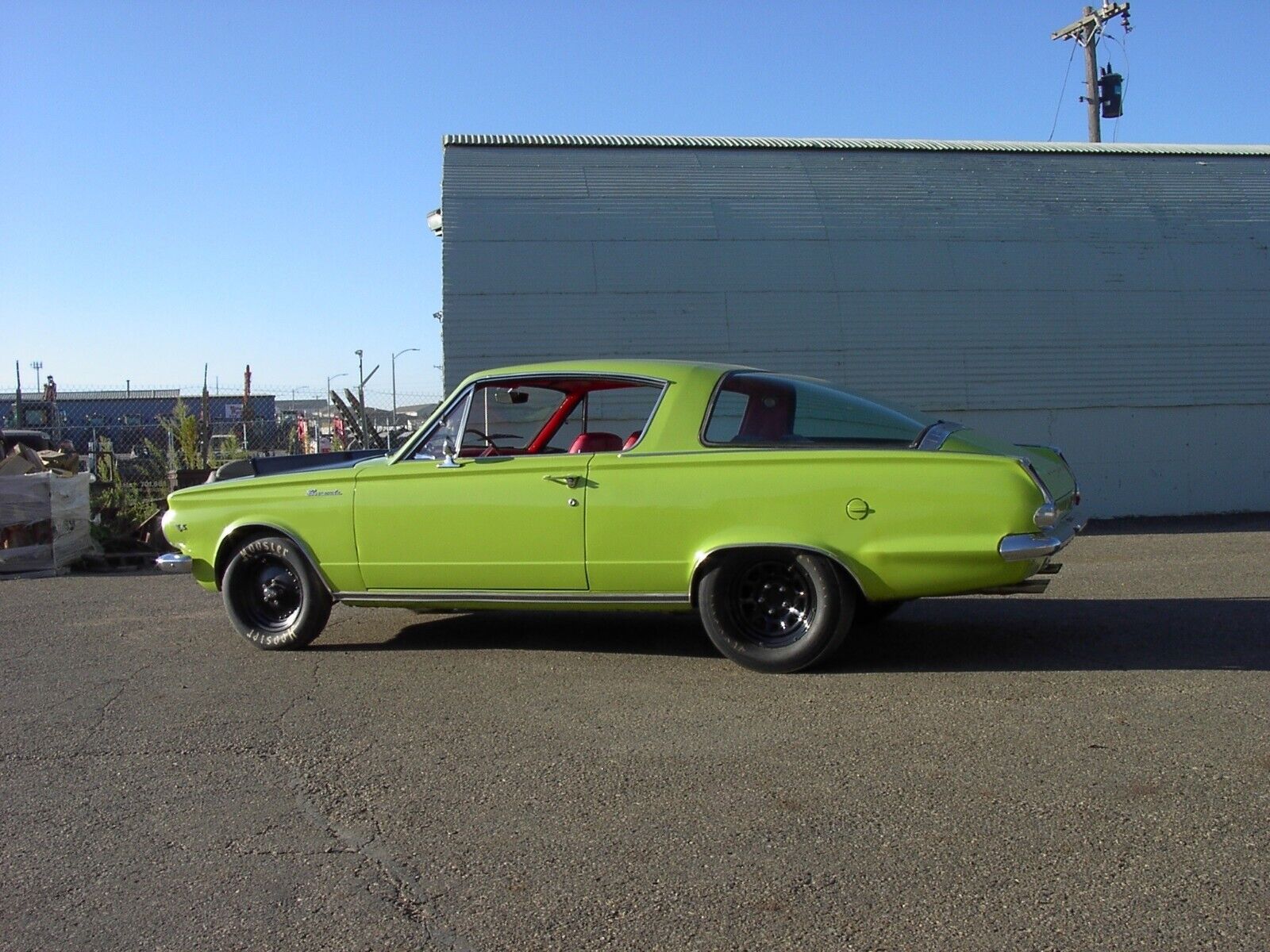 Plymouth-Barracuda-Coupe-1965-16