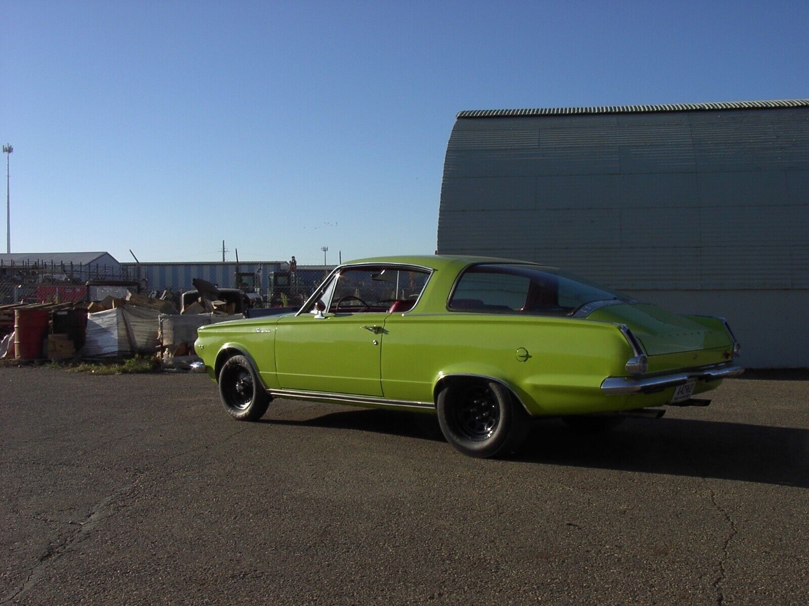 Plymouth-Barracuda-Coupe-1965-17