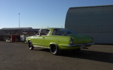 Plymouth-Barracuda-Coupe-1965-18