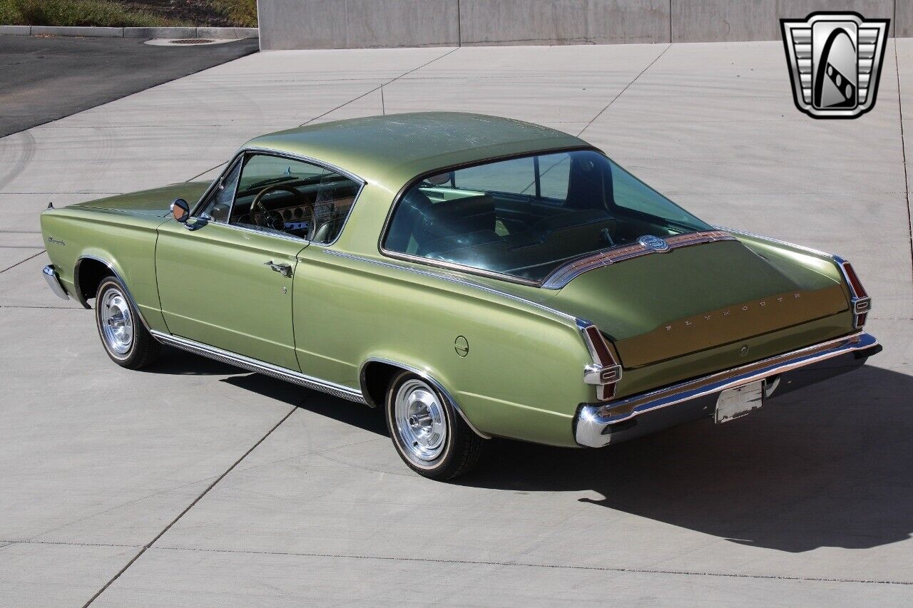 Plymouth-Barracuda-Coupe-1966-10