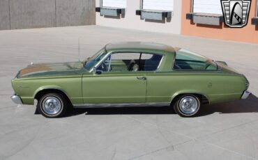 Plymouth-Barracuda-Coupe-1966-9