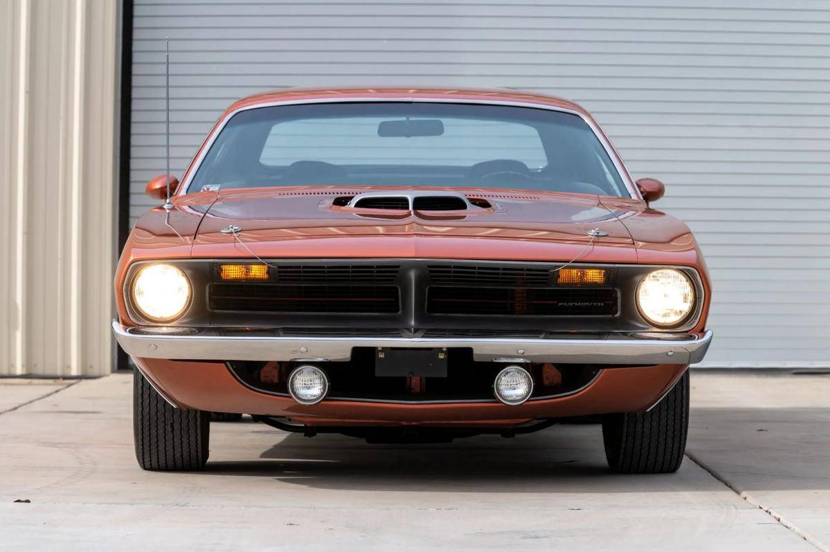 Plymouth-Cuda-1970-2