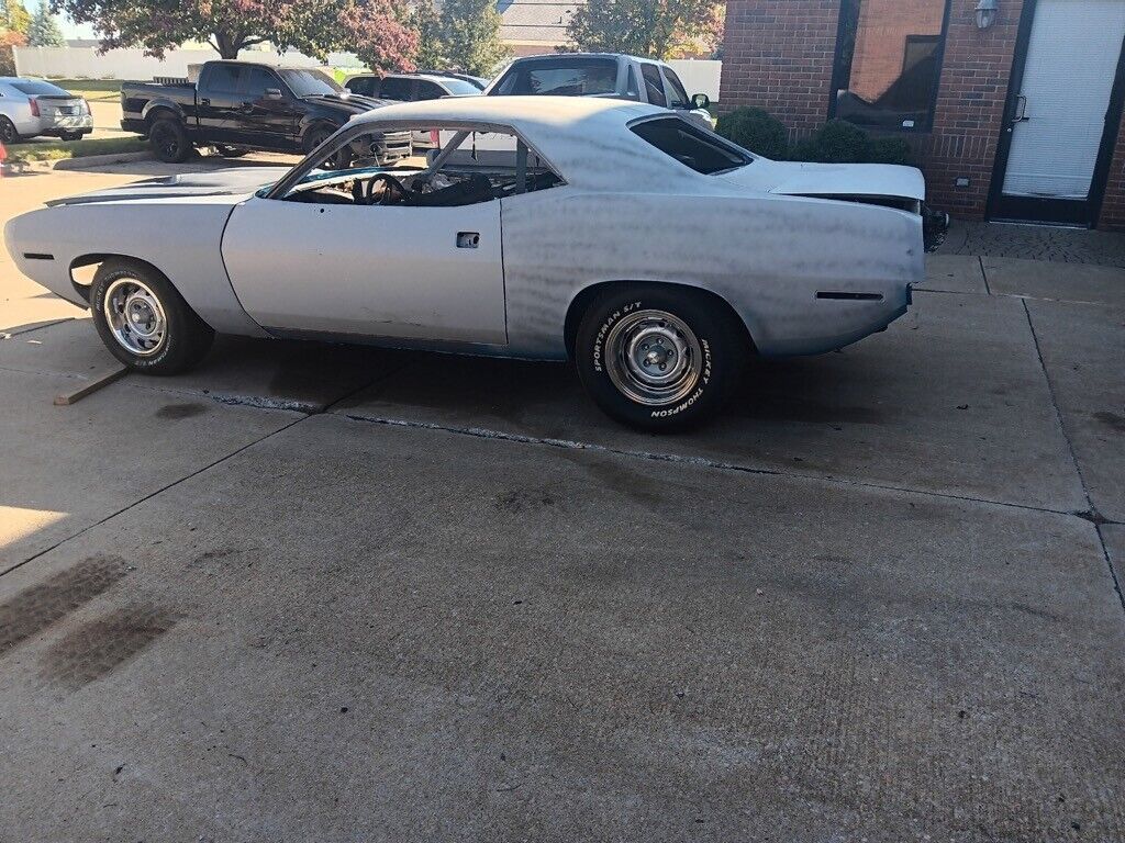 Plymouth Cuda  year1}