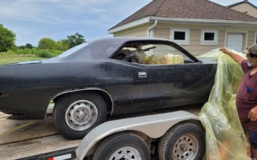 Plymouth-Cuda-1973-4