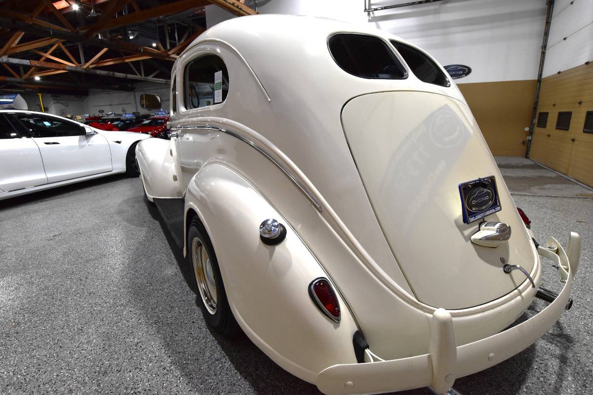 Plymouth-Deluxe-1939-11