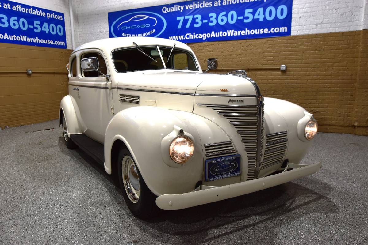 Plymouth-Deluxe-1939-2