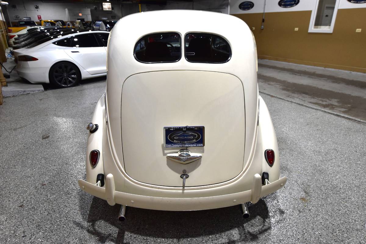 Plymouth-Deluxe-1939-9